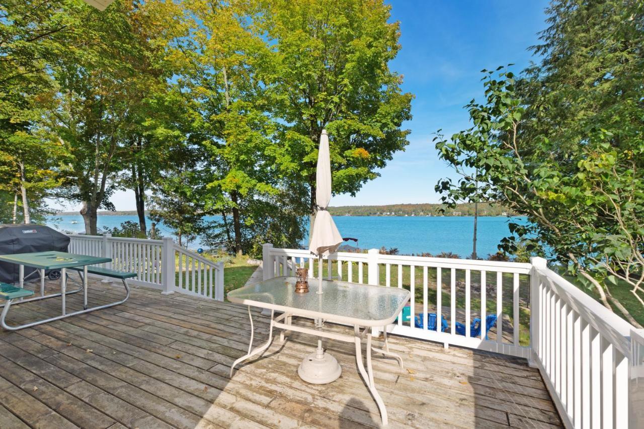 Walloon Lake Cottage 博因城 外观 照片